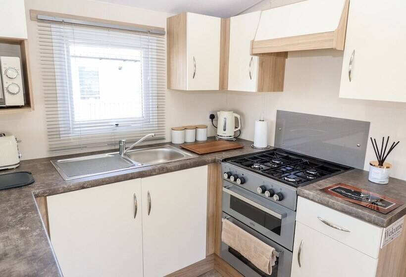 酒店 Lovely 4 Berth Caravan On 7 Lakes Country Park At Crowle North Lincolshire