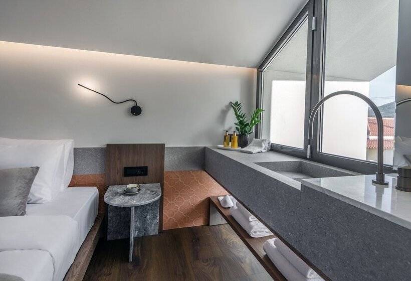 בית מלון כפרי Acro Upscale Residences
