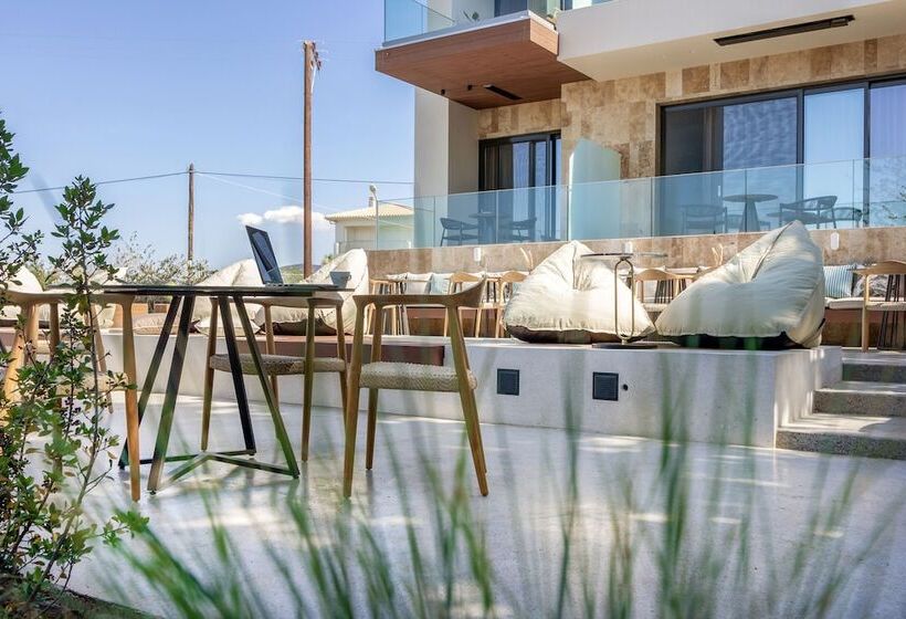 בית מלון כפרי Acro Upscale Residences