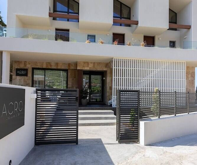 בית מלון כפרי Acro Upscale Residences
