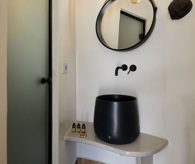 هتل Aecon Suites