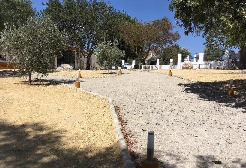 هتل Hacienda Marcharavi