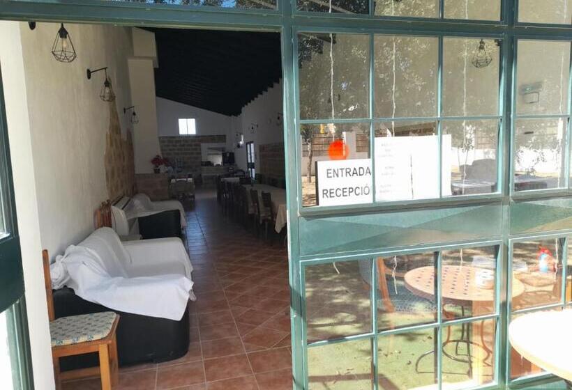 هتل Hacienda Marcharavi