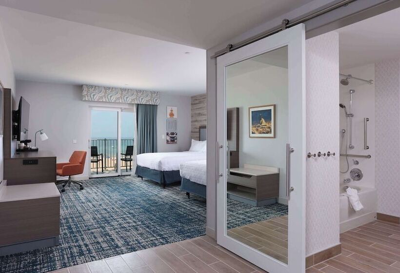 Отель Hampton Inn & Suites Manistee Waterfront