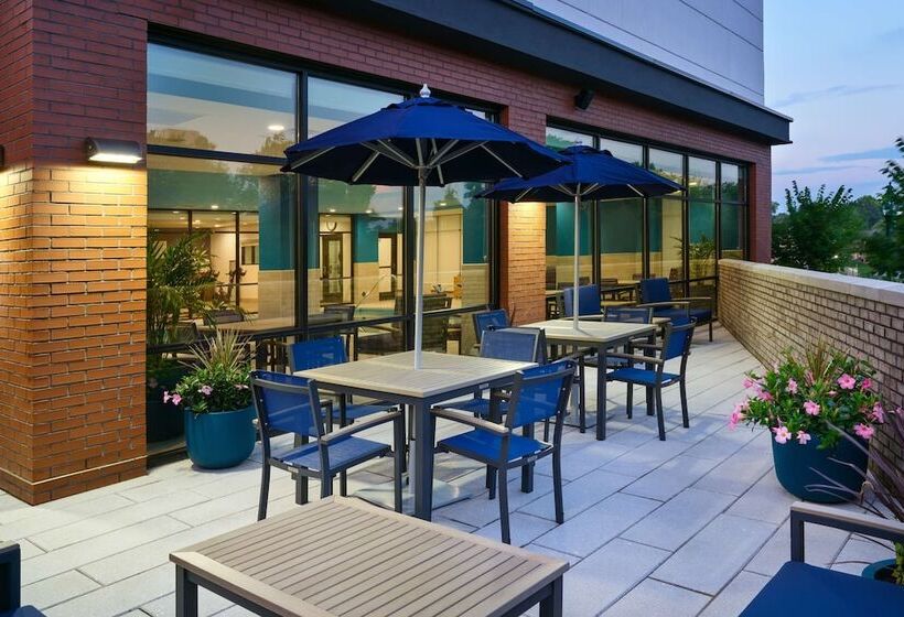 فندق Hampton Inn Towson Downtown