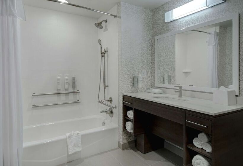 هتل Home2 Suites By Hilton Grand Rapids Airport