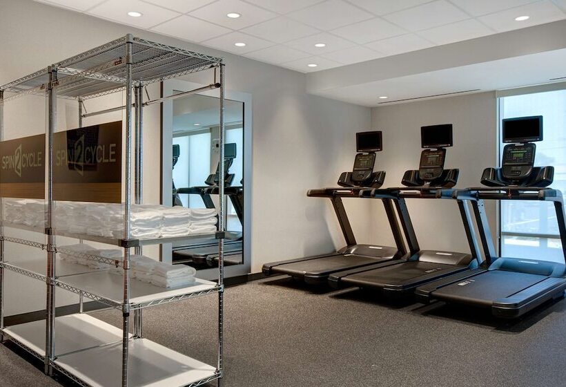 هتل Home2 Suites By Hilton Las Vegas North