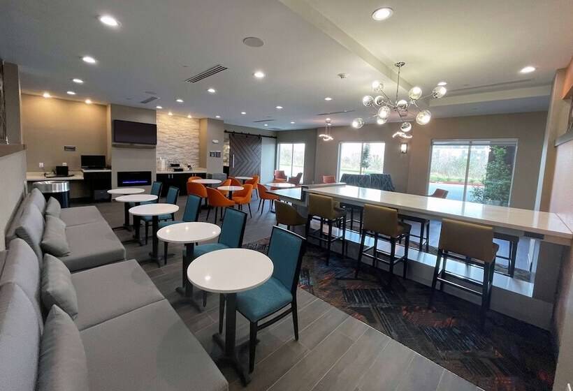 בית מלון כפרי La Quinta Inn & Suites By Wyndham Sulphur Lake Charles