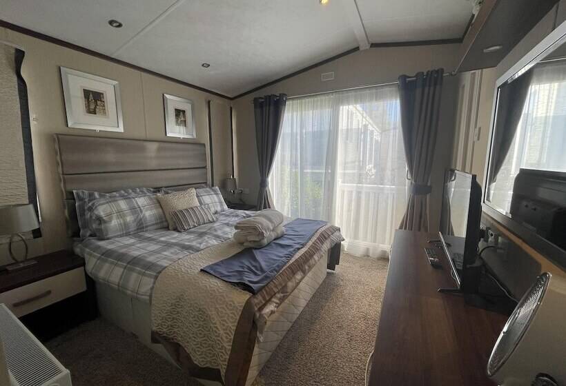 ホテル Poole Harbour View Lodge At Rockley Park
