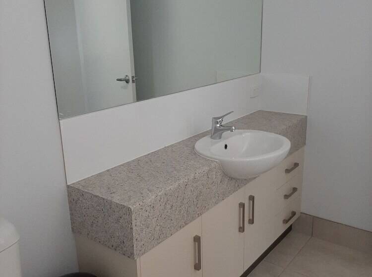 פנסיון Room In Guest Room   Cozy Room With Separate Entrance And Ensuit Bathroom