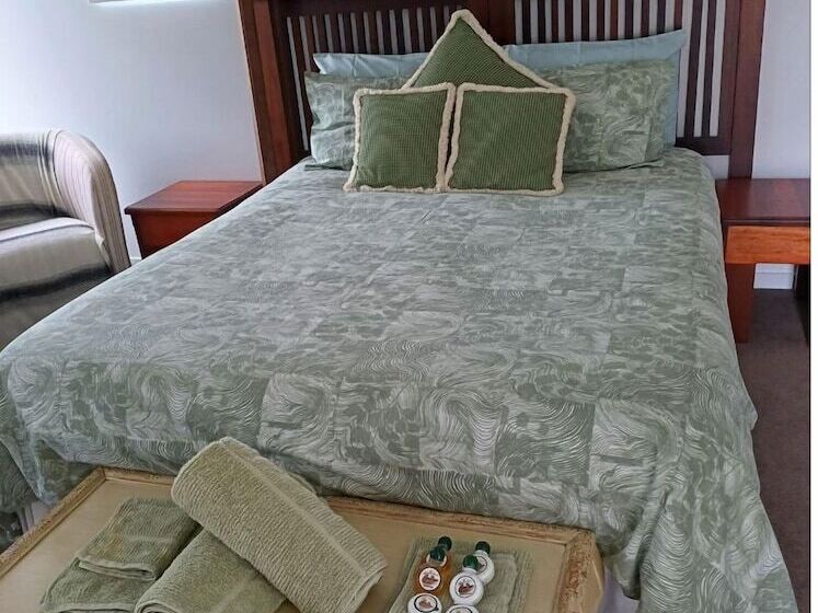 פנסיון Room In Guest Room   Cozy Room With Separate Entrance And Ensuit Bathroom
