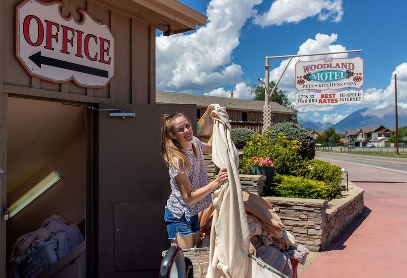 Woodland Motel