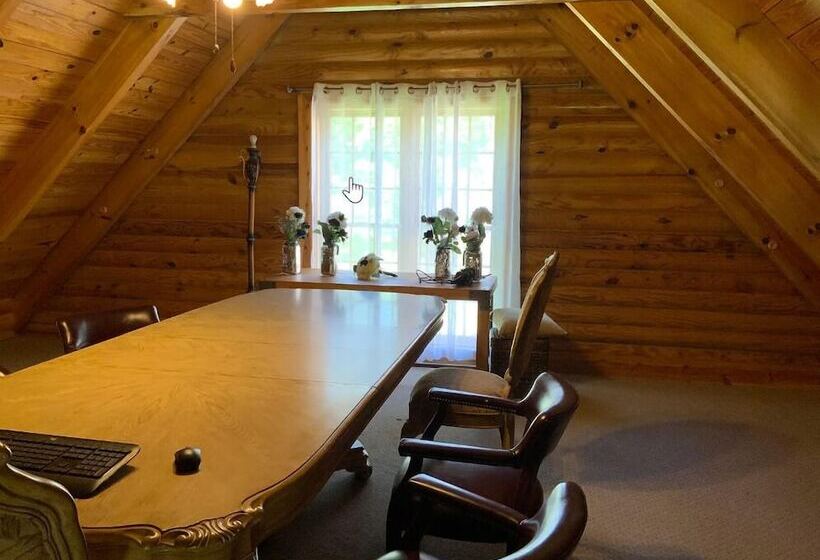 مبيت وإفطار Beachwoods Inn