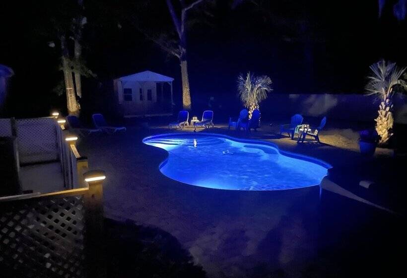 مبيت وإفطار The Cedar Point House