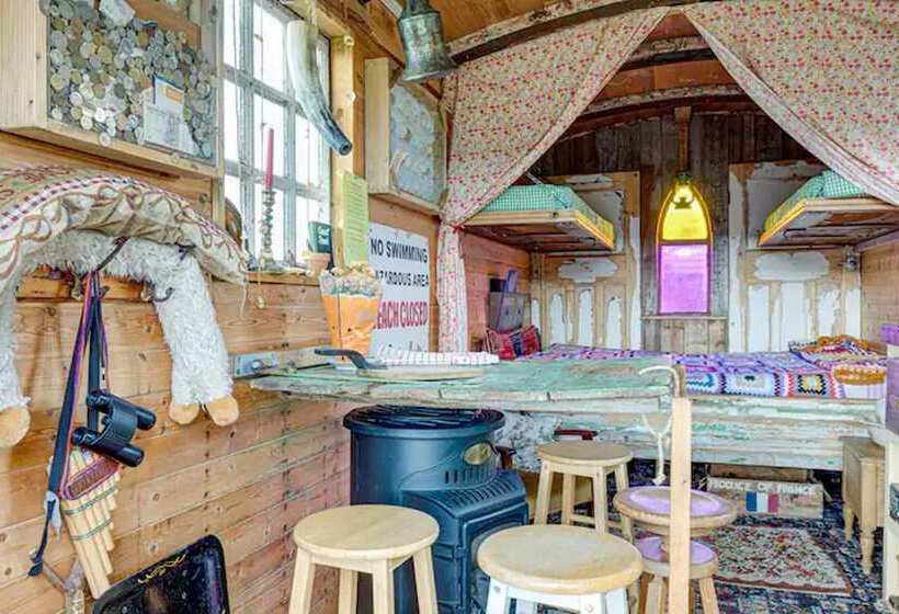 Glamping Wagon   1 X Double Bed, 2 X Single Bed