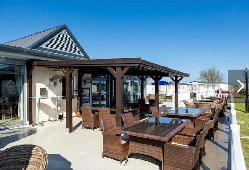בית מלון כפרי Captivating 2 Bed Villa In Pevensey