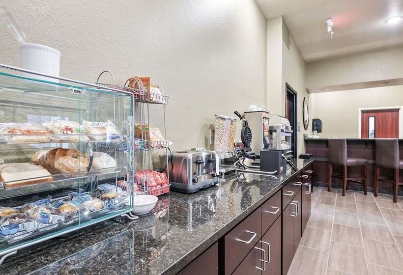 Cobblestone Hotel & Suites   Mosinee