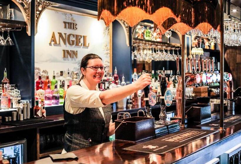בית מלון כפרי The Angel Inn   The Inn Collection Group