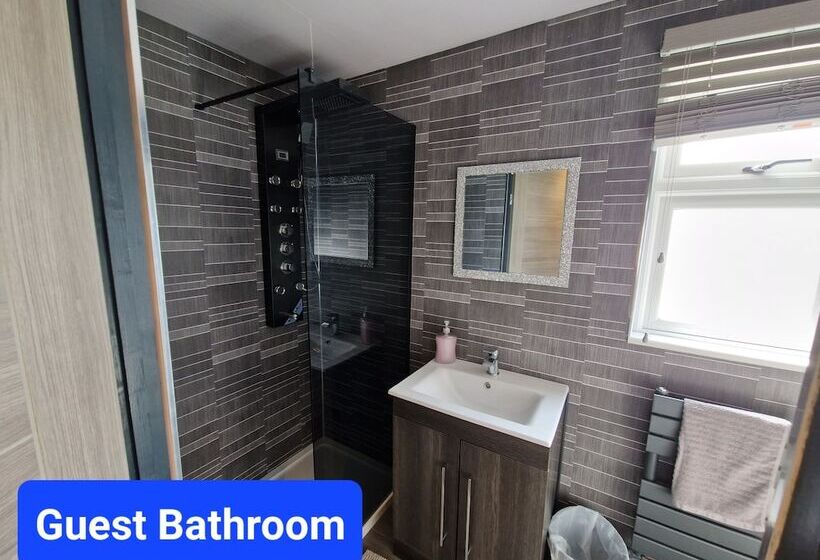 فندق Waterside Lodge   Dog Friendly, Sutton On Sea