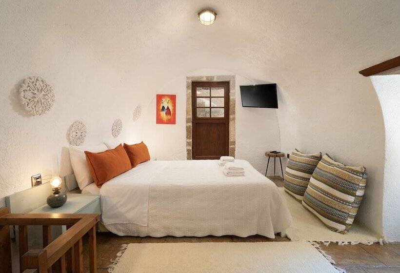پانسیون Menexes Suites Monemvasia