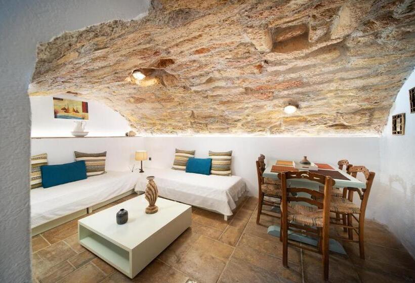پانسیون Menexes Suites Monemvasia