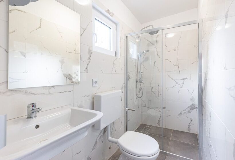 بنسيون Mobile Homes  Kamp Karin