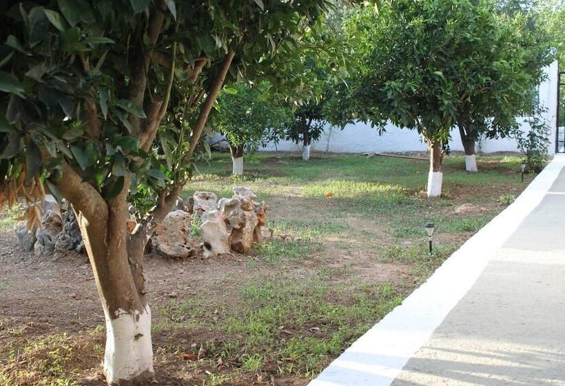 إقامة Avdou Village House With Pool