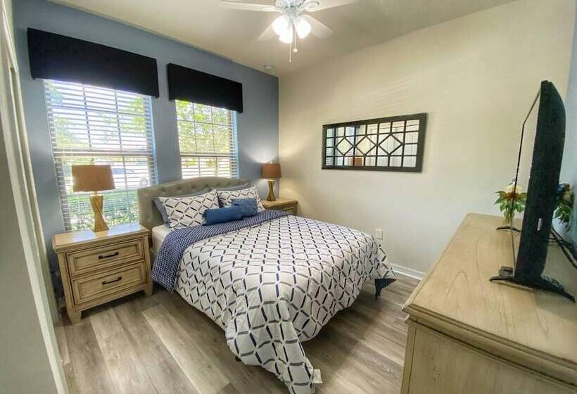اقامتگاه Beautiful 8 Bedroom Villa Near Disney With Pool