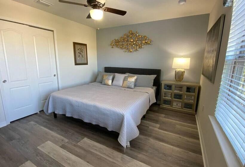 اقامتگاه Beautiful 8 Bedroom Villa Near Disney With Pool