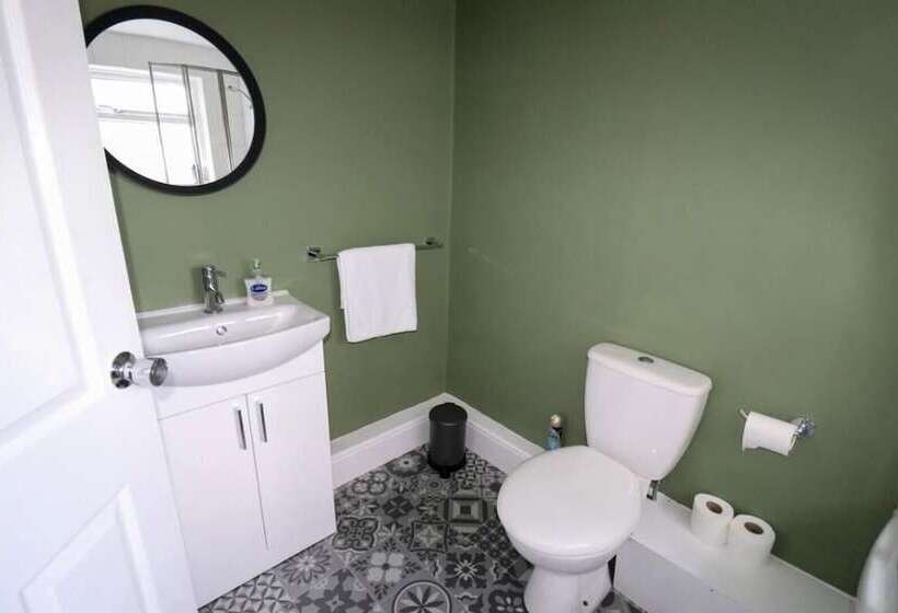 住所  Jarrow,tyneside Ideal For Contractors Park Free