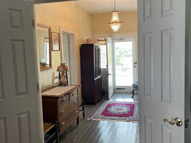 The Sautee Inn Bed & Breakfast