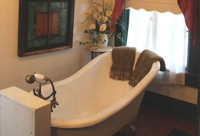 The Sautee Inn Bed & Breakfast