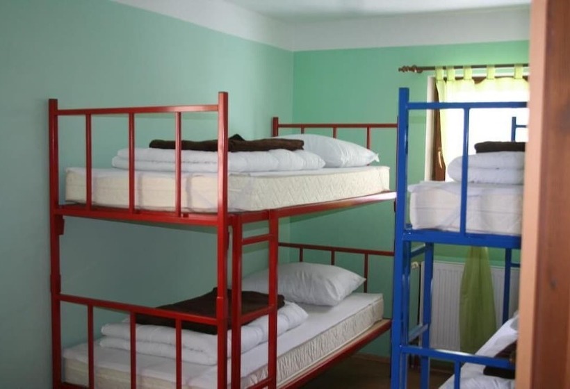 Hostel Flores
