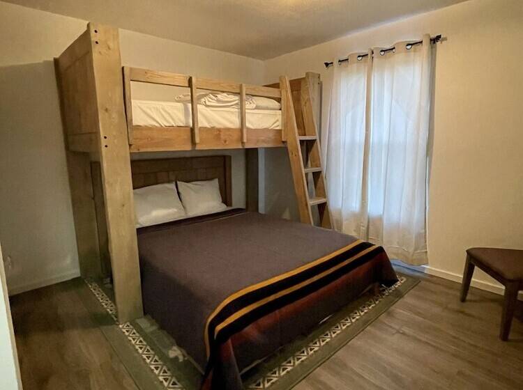 Отель Black Tree Resort   The Lodge