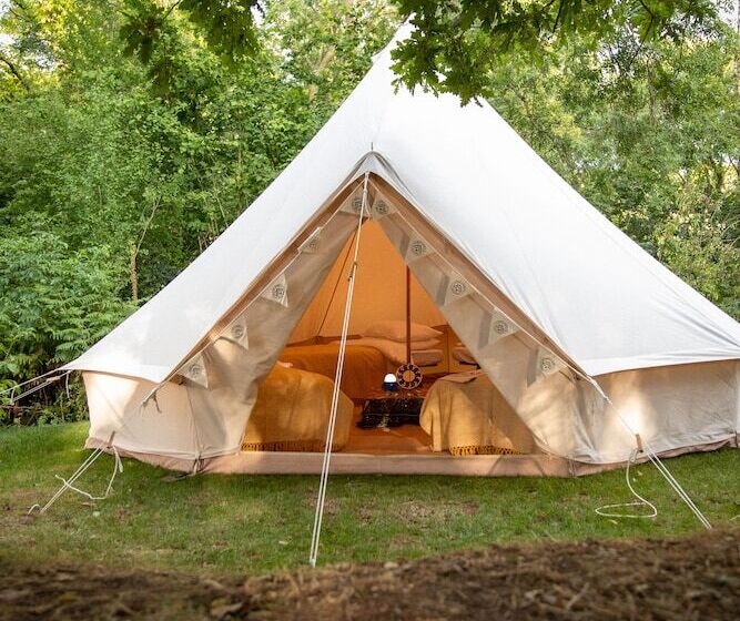 فندق Nine Yards Bell Tents At The Open