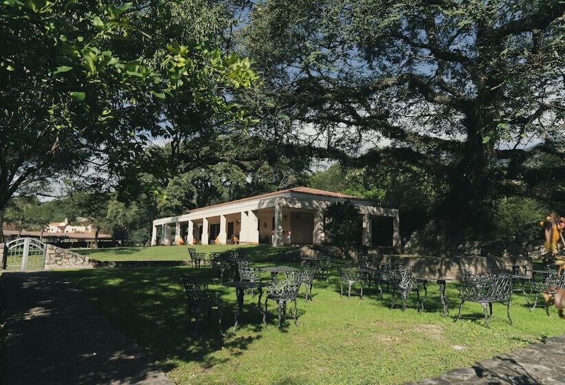 هتل Rincon Del Cerro