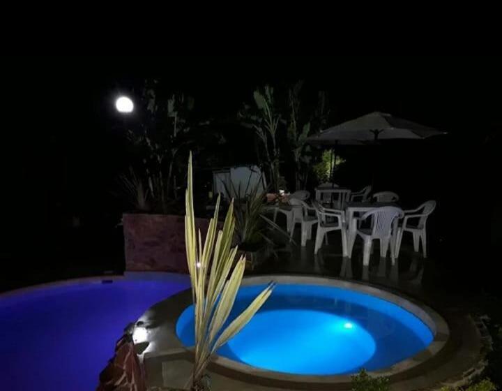 هتل روستایی Finca Hotel El Amanecer