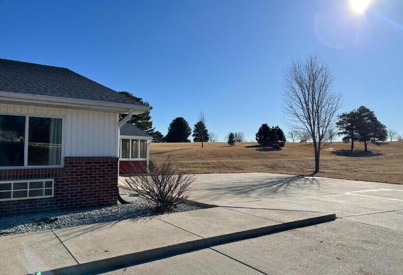 فندق The Trail Inn   Sutton, Nebraska   Us 6 Hwy