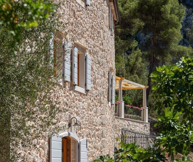펜션 Rustic Luxury Villa Fulmin