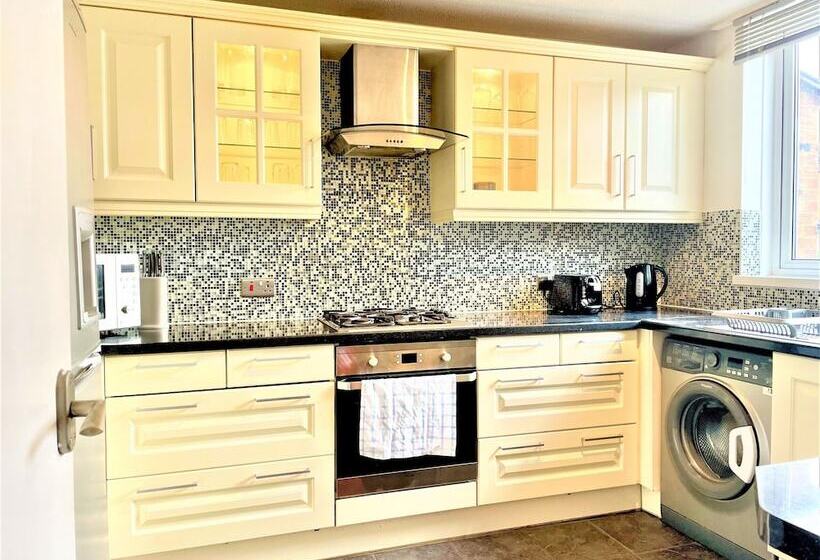 פנסיון The Hk House   Family Friendly Near To Blenheim Palace & Oxford City Centre