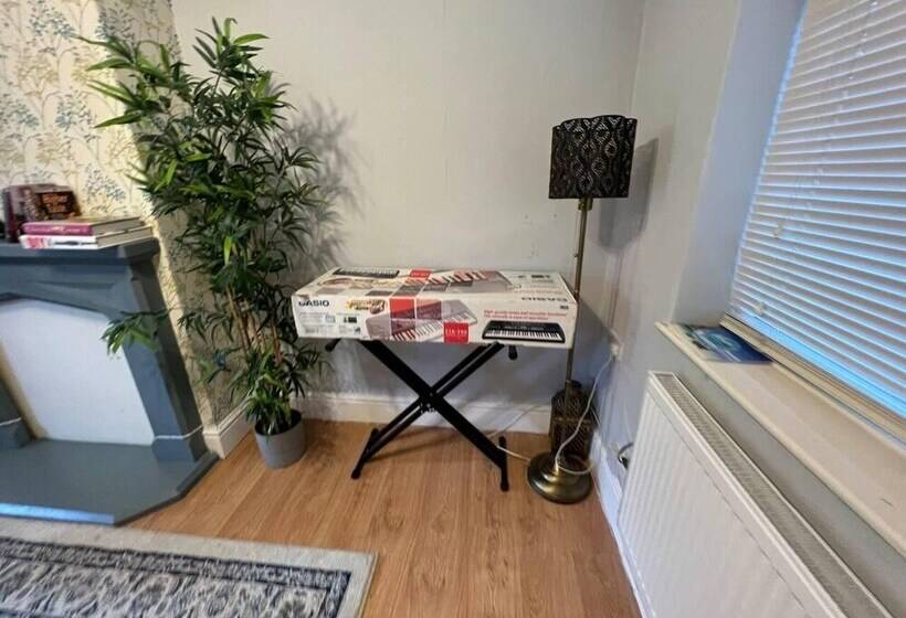 레지던스 Cosy 2 Bed House In Hucknall, Nottingham