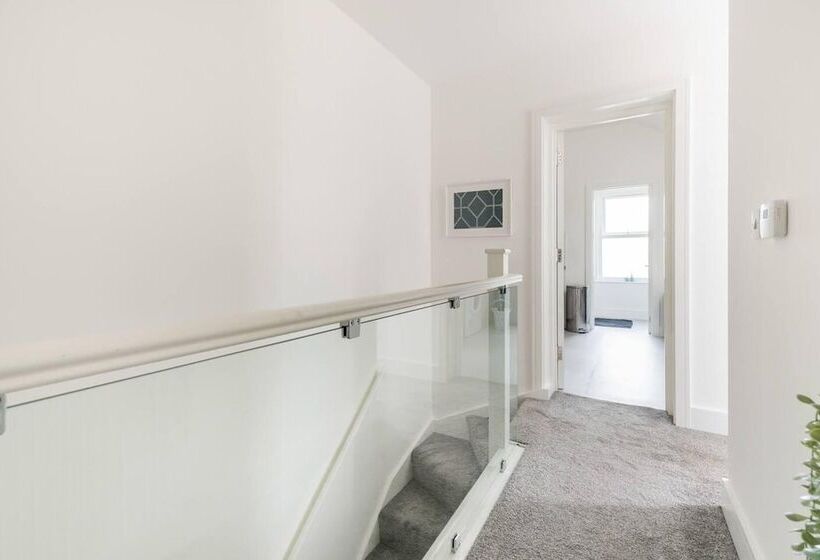 レジデンス Modern Apartment, Castle View Rochester, England