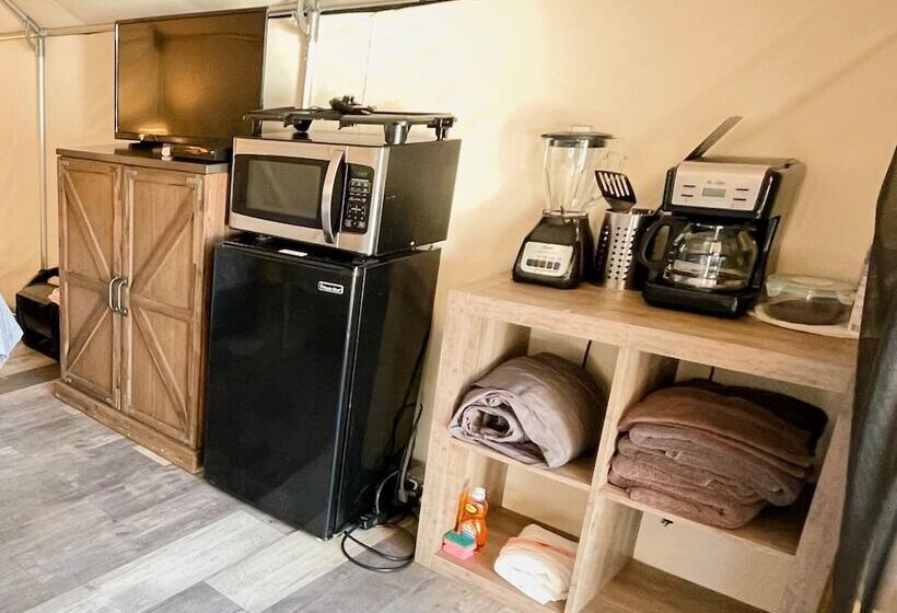 16 Blue River Camp   Glamping Cabin