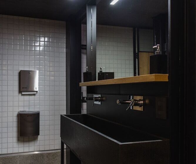 تختخواب و صبحانه Faz Hostel