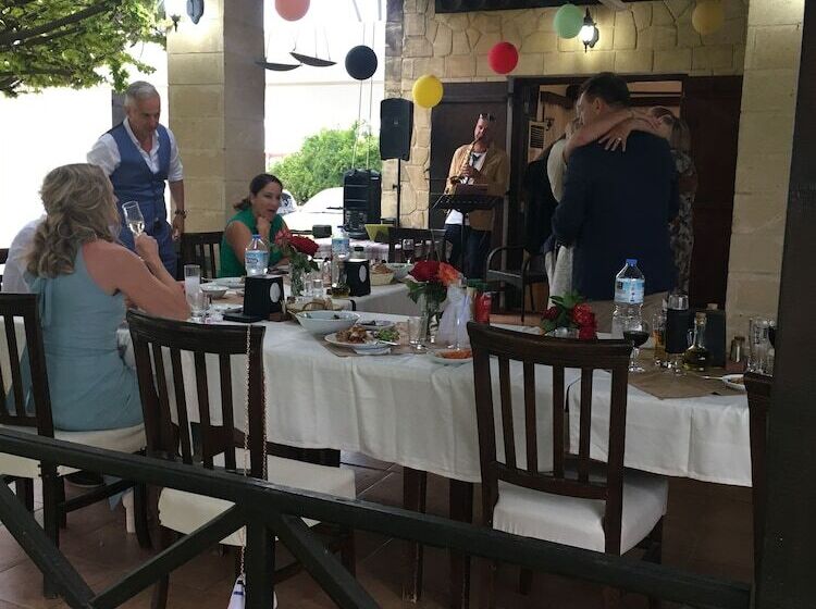 تختخواب و صبحانه Villa Lembos