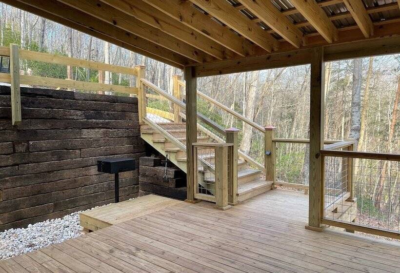Bigfoots Hideaway