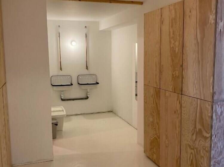 Hostel Manusurf