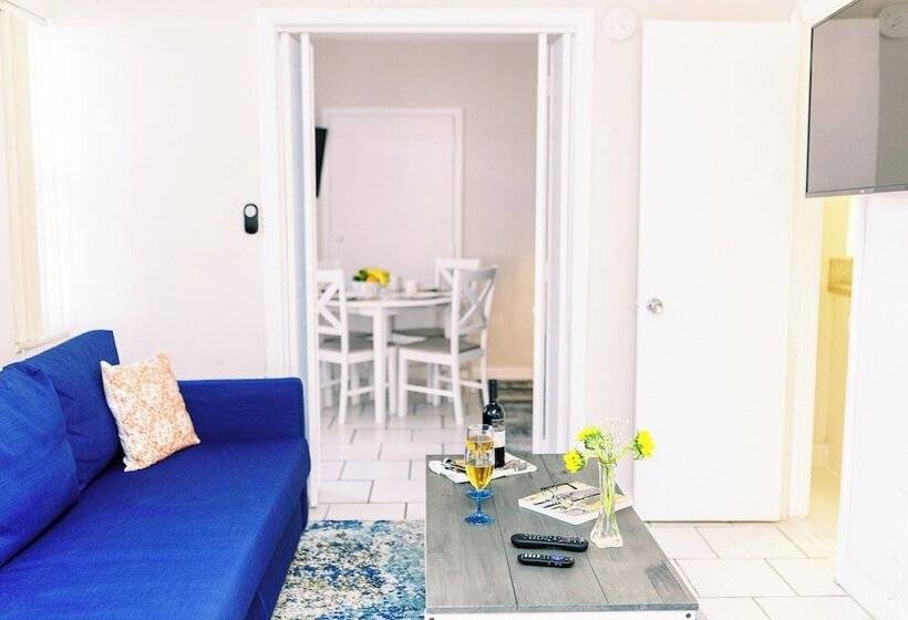 בית מלון כפרי Beachside Gardens Apartments By Lowkl