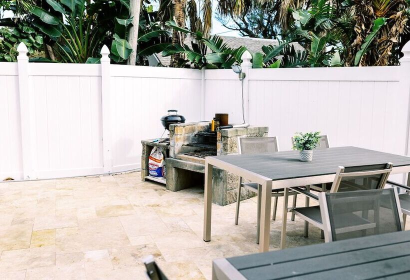 בית מלון כפרי Beachside Gardens Apartments By Lowkl