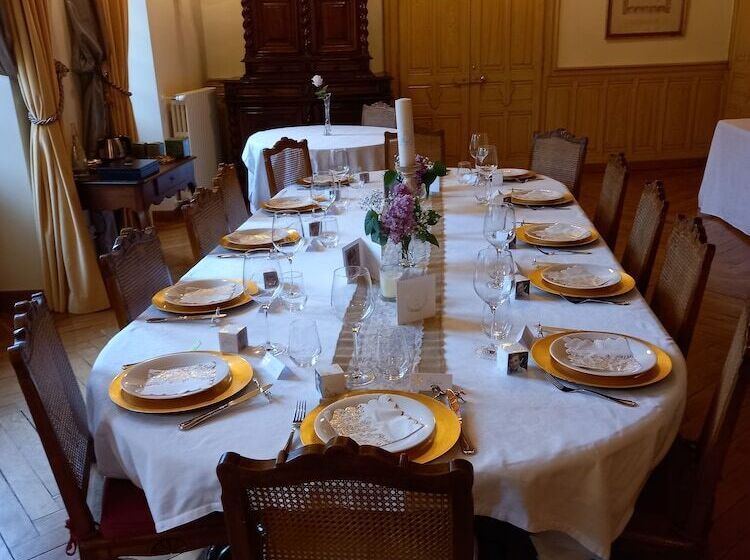 בית מלון כפרי Château De Thorens